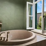 Nobili Boutique Hotel *